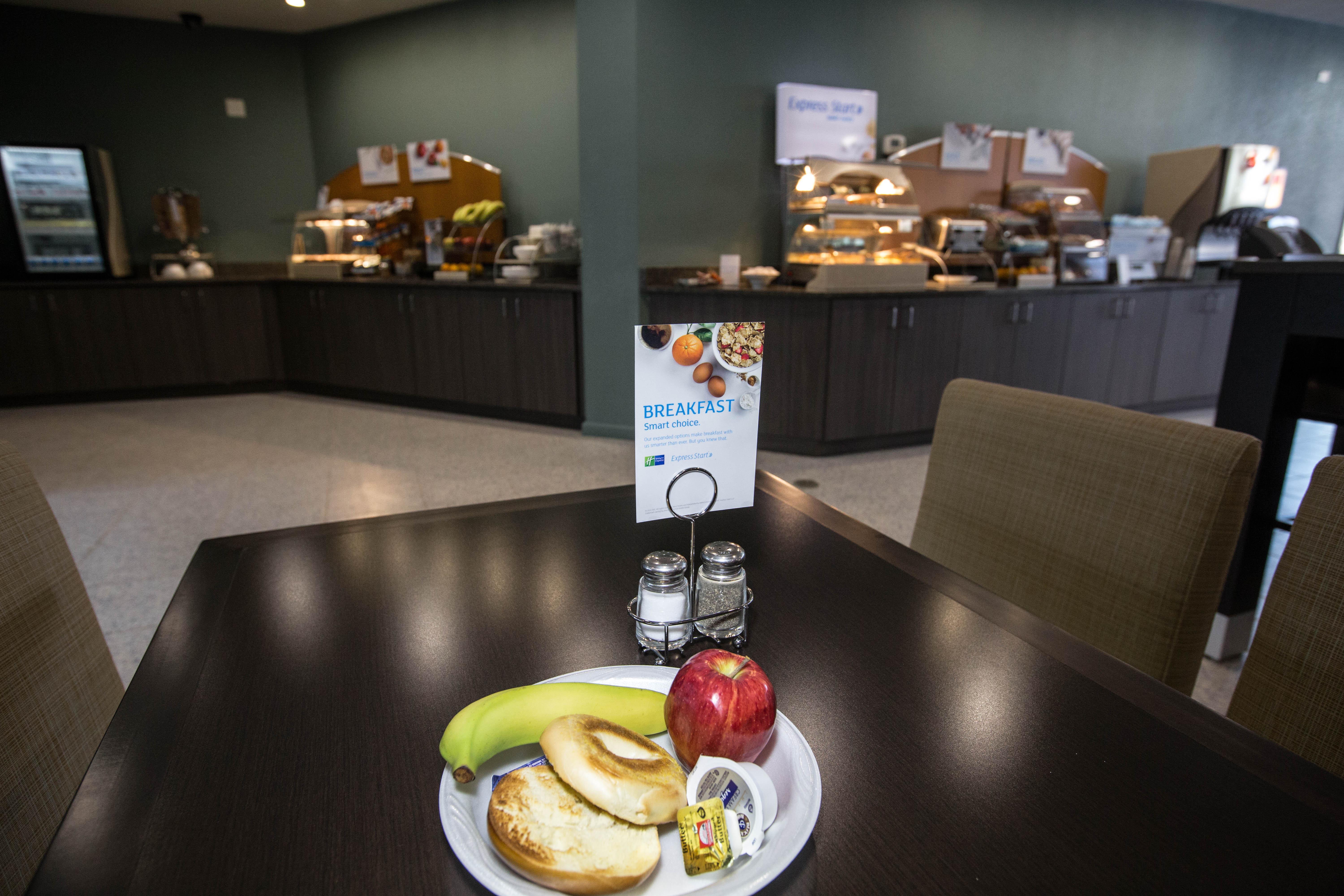 Holiday Inn Express St. Louis Central West End By Ihg Exterior photo