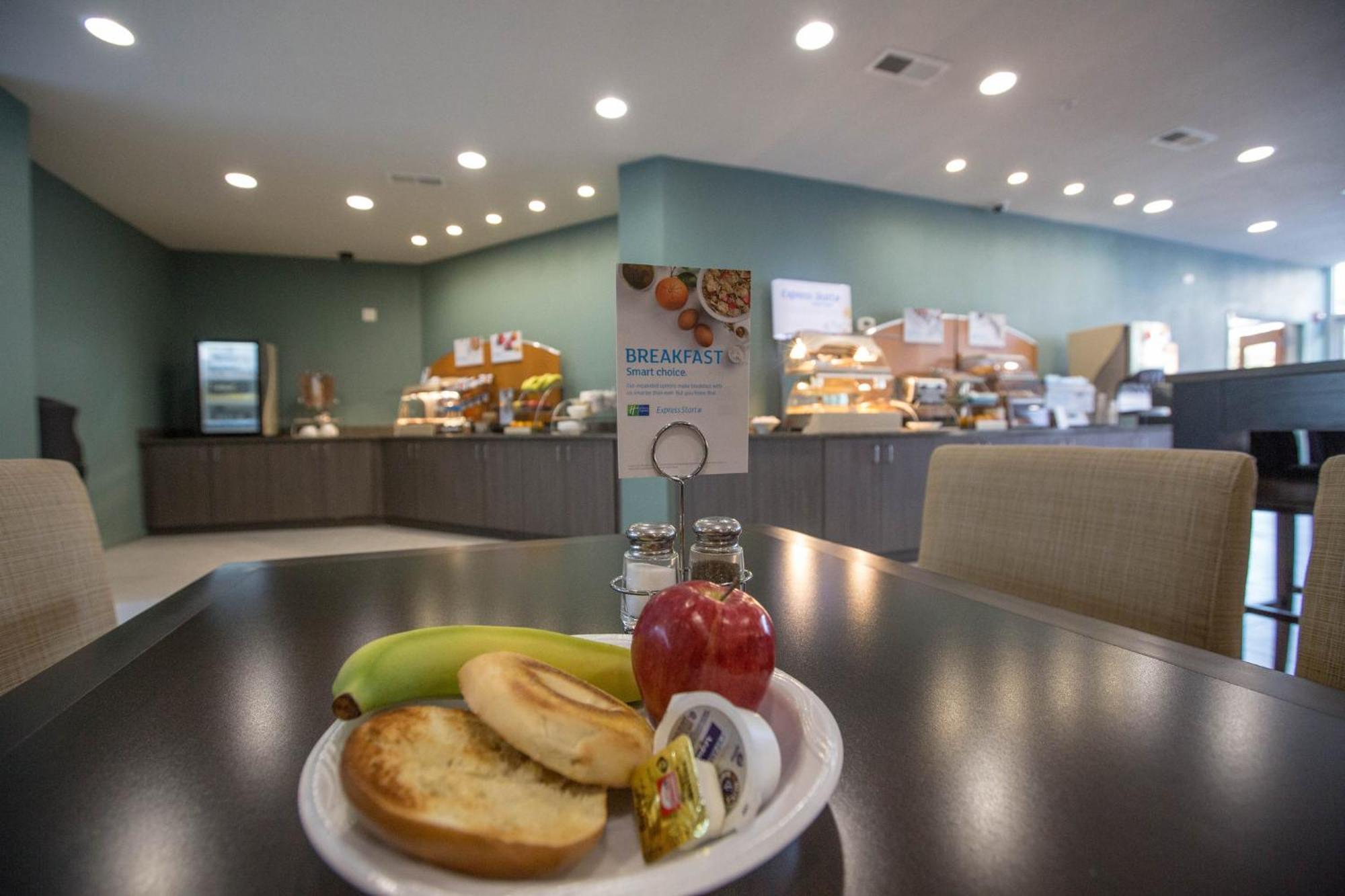 Holiday Inn Express St. Louis Central West End By Ihg Exterior photo